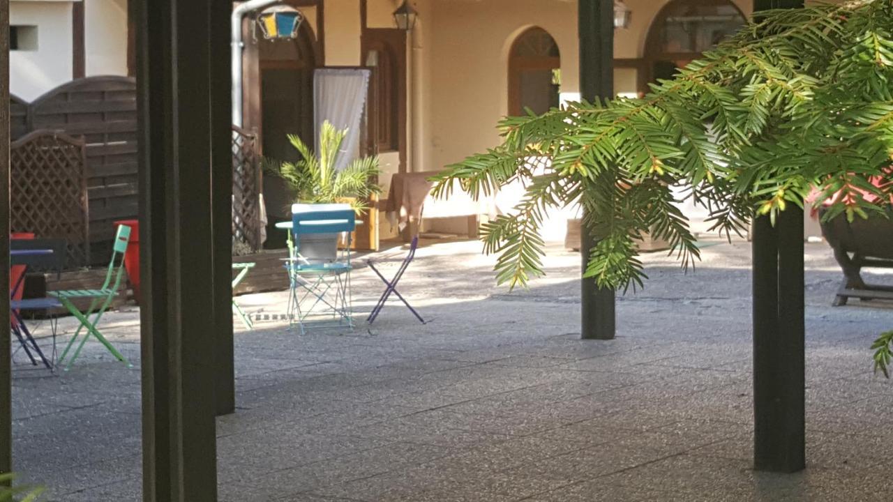 Hotel Logis Doubs Rivage Charette-Varennes Zewnętrze zdjęcie